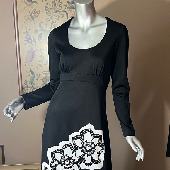 Vintage Small Medium Maxi Dress Scoop Neck Long Sleeve Black White Floral Dress